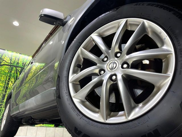 �y����17�C���`�A���~�z�C�[���z�O�ςɃ}�b�`���������A���~�z�C�[���𑕒����Ă���܂��B�e��ЊO�A���~�z�C�[����A�X�^�b�h���X�^�C�����戵�����Ă���܂��B���񂲑��k����������