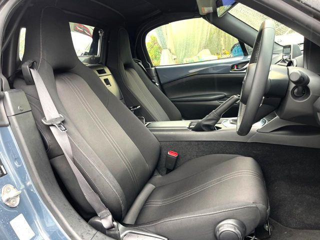 運転席シート廻りは使用感も少なく、良好な状態となっています。丁寧に使われていたことがよくわかりますね。