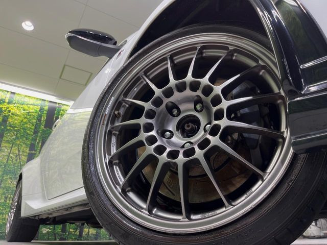 �yENKEI18�C���`�A���~�z�C�[���z�O�ςɃ}�b�`�����A���~�z�C�[���𑕒����Ă���܂��B�e��A���~�z�C�[����A�X�^�b�h���X�^�C�����戵�����Ă���܂��B���񂲑��k����������