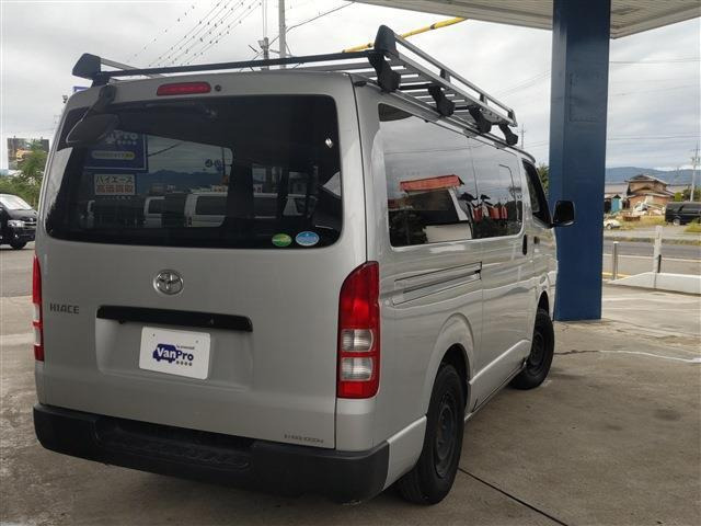 �ԗ������A�΂ߌ������̊O�ϑS�i�ʐ^�ł��B���N�H�[�^�[�p�l���̓h������o�b�N�h�A�p�l���A���A�o���p�[�̃R���f�B�V�����ɂ��ĉ摜�ɂĂ��m�F���������B
