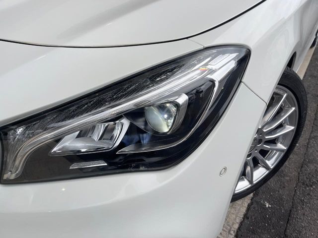 ��LED�w�b�h���C�g:������LED�w�b�h���C�g�ŁA���S�^�]���x����ǍD�Ȏ��E��!