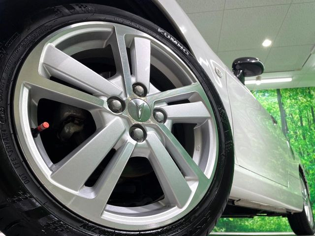 �y����16�C���`�A���~�z�C�[���z�O�ςɃ}�b�`���������A���~�z�C�[���𑕒����Ă���܂��B�e��ЊO�A���~�z�C�[����A�X�^�b�h���X�^�C�����戵�����Ă���܂��B���񂲑��k������