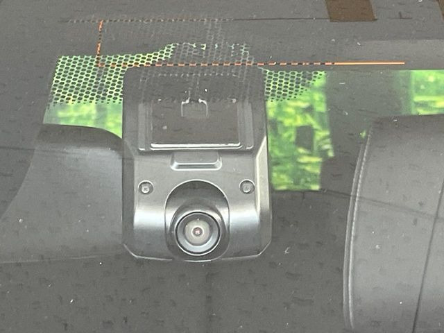 【ドライブレコーダー】ドライブレコーダー装備!走行中はもちろん、あおり運転や事故に遭遇した際、映像で記録し、万一のリスクに備えます。※記録用SDカードはお客様ご自身でご準備いただく必要があります。