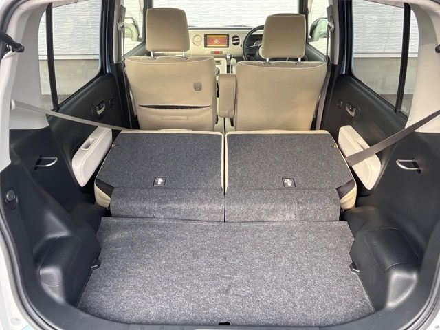 普段のお買い物や通勤、送迎等に十分な荷室スペースを確保しております。セカンドシートを倒すと、大きな荷物の積載も可能です♪