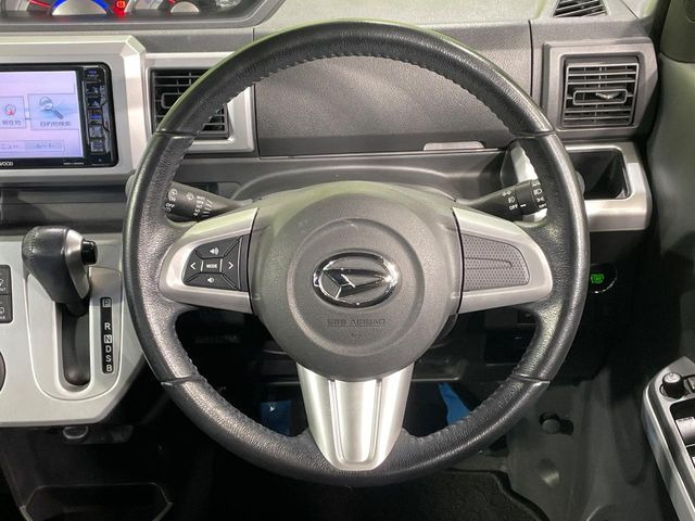 【ステアリングスイッチ】運転中、前方から目線をそらすことなく、オーディオ等の操作が可能な便利機能!安心&快適なドライブを演出してくれます♪
