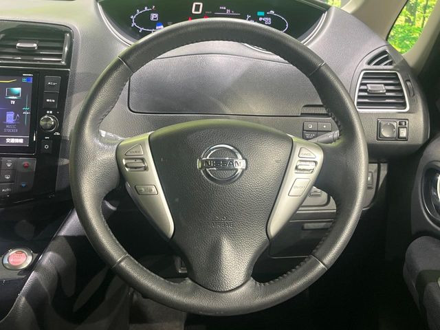 【ステアリングスイッチ】運転中、前方から目線をそらすことなく、オーディオ等の操作が可能な便利機能!安心&快適なドライブを演出してくれます♪