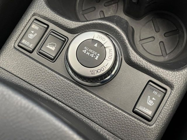 【シートヒーター】寒い日に重宝するシートヒーター!エアコンより早く温まってくれるので寒がりの人も安心ですね♪エアコンの温風は乾燥するから苦手、という方にもをおすすめです。