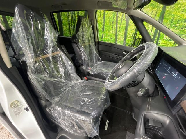 もちろん車内はキレイです♪よりクリーンな状態をキープしたいお客様には『ナノゾーンコート』がおすすめ!新型コロナウイルス対策や、除菌・消臭に効果を発揮し多くの方にご好評いただいております。