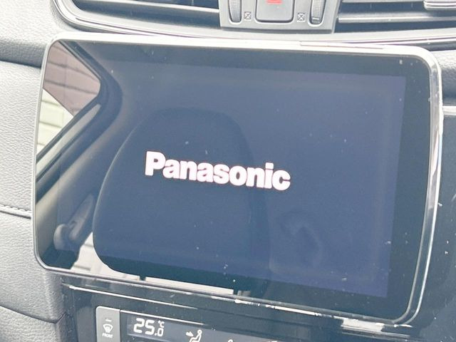 【大画面ナビ】人気の大型9インチナビを装備。存在感のある大画面はインパクト大!ナビ利用時のマップ表示は見やすく、テレビやDVDは臨場感がアップ!いつものドライブがグッと楽しくなります♪