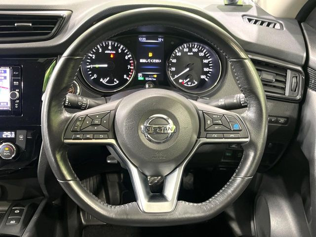 【ステアリングスイッチ】運転中、前方から目線をそらすことなく、オーディオ等の操作が可能な便利機能!安心&快適なドライブを演出してくれます♪