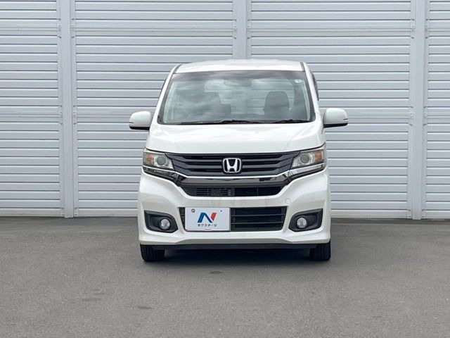 弊社では、全車『修復歴なし』のお車のみ取り扱っております。専任バイヤーによる厳選した仕入れの後、入庫後の車両チェックを行い、ネクステージが認定した高品質な中古車をご提供しております。