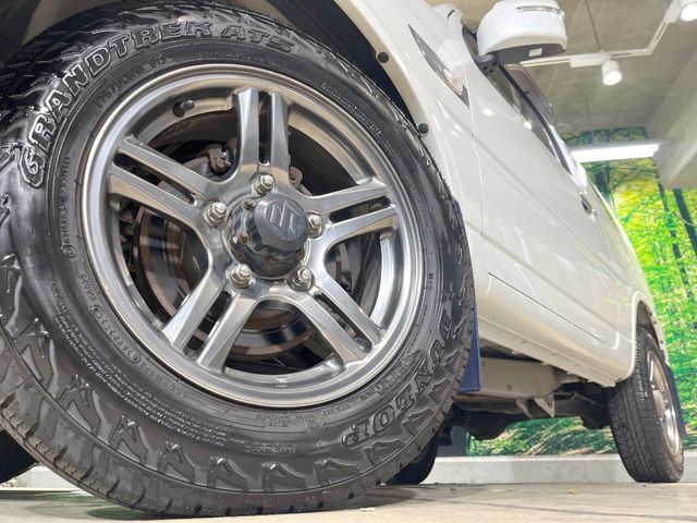 �y����16�C���`�A���~�z�C�[���z�O�ςɃ}�b�`���������A���~�z�C�[���𑕒����Ă���܂��B�e��ЊO�A���~�z�C�[����A�X�^�b�h���X�^�C�����戵�����Ă���܂��B���񂲑��k����������
