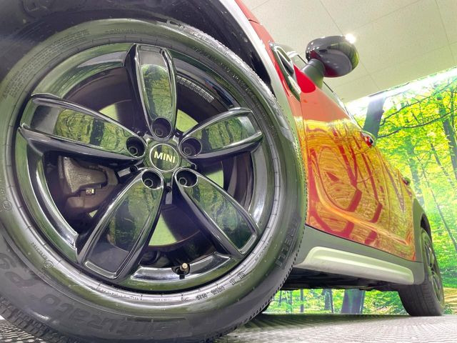 【純正17インチアルミホイール】外観にマッチした純正アルミホイールを装着しております。各種社外アルミホイールや、スタッドレスタイヤも取扱いしております。是非ご相談ください♪