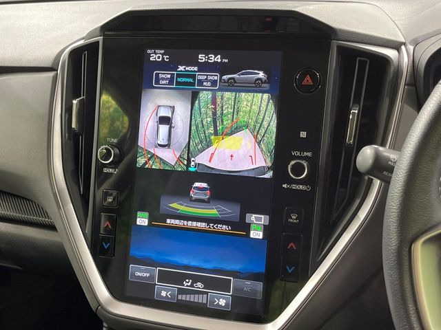 【マルチテレインモニター】車のフロントやサイドのカメラ画像を同時にモニター表示することで、悪路や狭い道を走行時でも周囲の状況確認ができ安心!本格SUVにうれしい装備です♪