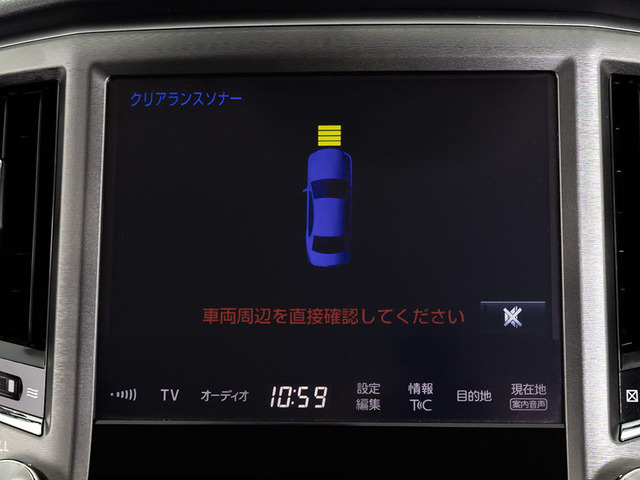 個性的なリアビューで御座います。精悍な佇まいは高級車ならではです。