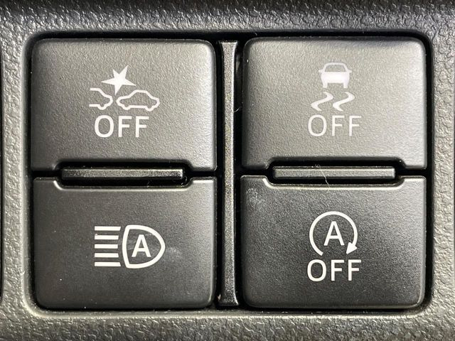 【スマートアシスト】走行中に前方の車両等を認識し、衝突しそうな時は警報とブレーキで衝突回避と被害軽減をアシスト。より安全にドライブをお楽しみいただけます。