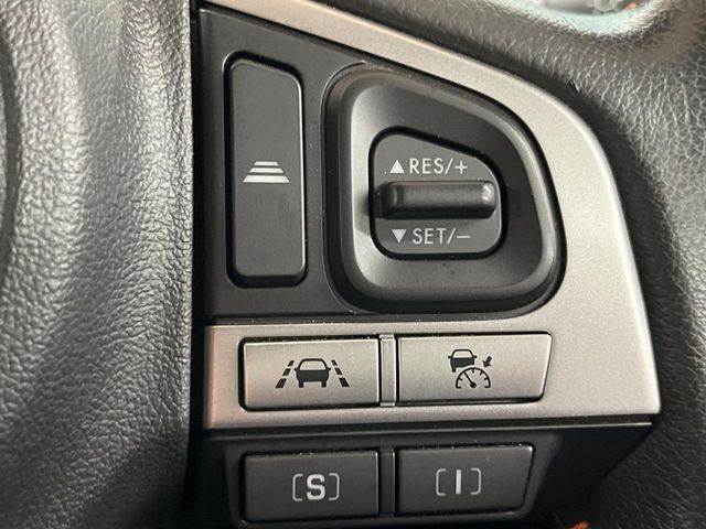 【全車速追従機能付クルーズコントロール】高速道路での長距離走行が楽に!!自動で速度を保つクルーズコントロールが、衝突軽減システムと連携し、前方の車両を感知して車間を保つように速度調節してくれます!!