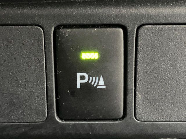 【クリアランスソナー】バンパーに付いたセンサーが障害物を検知!一定の距離に近づくとアラートで教えてくれます♪狭い駐車スペースや車庫入れ時も安心ですね☆