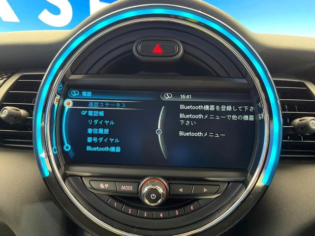 ��Bluetooth:���莝���̃X�}�[�g�t�H���ȂǂƐڑ����A�n���Y�t���[�ʘb��Տꊴ����~���[�W�b�N�Đ������y���݂��������܂��B�����ڑ��ł��̂Ŕς킵��������܂����