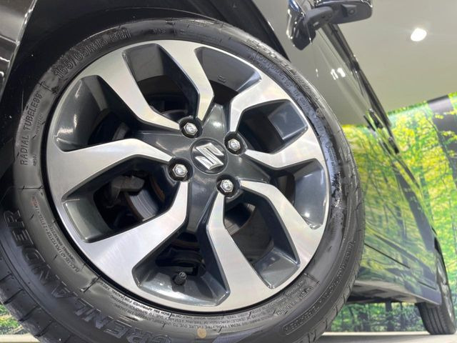 �y����15�C���`�A���~�z�C�[���z�O�ςɃ}�b�`���������A���~�z�C�[���𑕒����Ă���܂��B�e��ЊO�A���~�z�C�[����A�X�^�b�h���X�^�C�����戵�����Ă���܂��B���񂲑��k����������