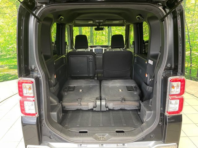 普段のお買い物や通勤、送迎等に十分な荷室スペースを確保しております。セカンドシートを倒すと、大きな荷物の積載も可能です♪