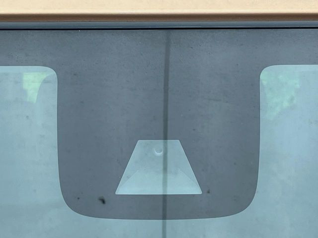 【インテリジェントエマージェンシーブレーキ】フロントカメラで前方の車両や歩行者を検知。衝突しそうな時は衝突被害軽減ブレーキが作動、衝突回避をサポート。より安全にドライブをお楽しみいただけます。