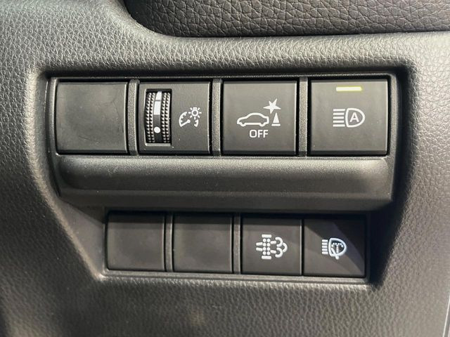 【トヨタセーフティセンス】走行中に前方の車両等を認識し、衝突しそうな時は警報とブレーキで衝突回避と被害軽減をアシスト。より安全にドライブをお楽しみいただけます。