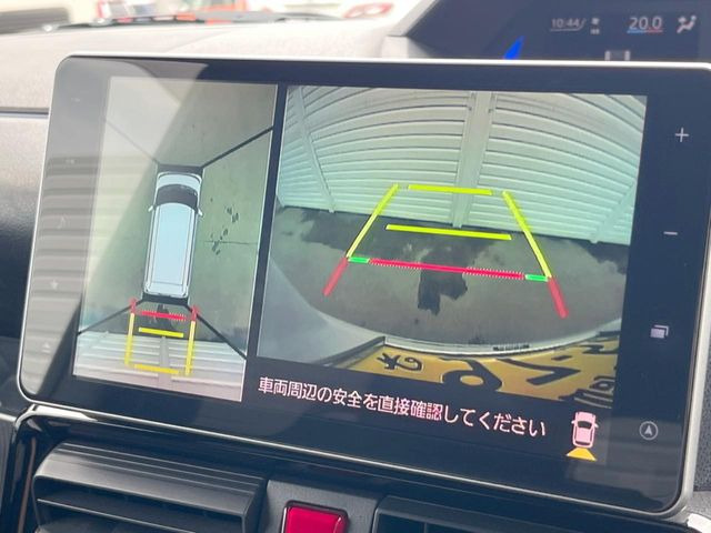 【パノラマモニター】専用のカメラにより、上から見下ろしたような視点で360度クルマの周囲を確認することができます☆死角部分も確認しやすく、狭い場所での切り返しや駐車もスムーズに行えます。