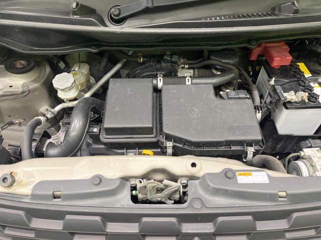 親切・丁寧な専門メカニックスタッフが応対!・車検・点検整備・事故等の修理などアフターサービスも安心。お車のカスタマイズもネクステージのサービススタッフまでご相談ください!
