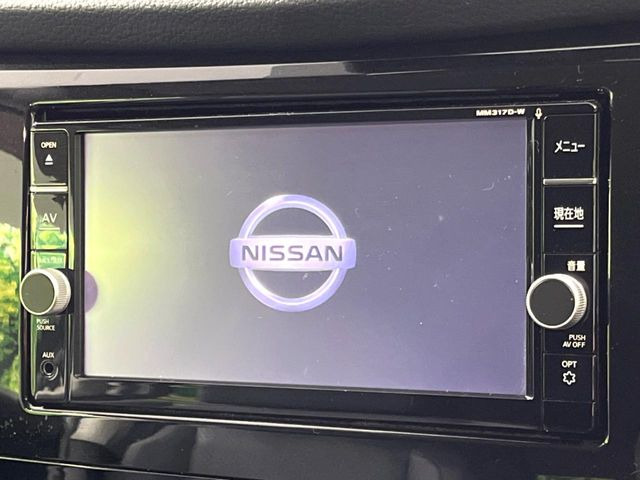 【メーカー純正ナビ】インテリアに溶け込むスタイリッシュな「専用設計」メーカーナビを装備♪視認性や操作性など基本性能にも優れ、より上質なカーライフをお楽しみいただけます。