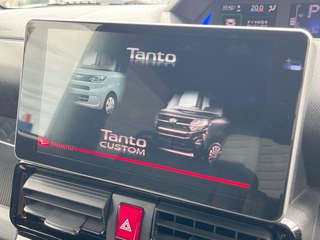 【純正9型ナビ】人気の純正ナビを装備しております。ナビの使いやすさはもちろん、オーディオ機能も充実!キャンプや旅行はもちろん、通勤や買い物など普段のドライブも楽しくなるはず♪