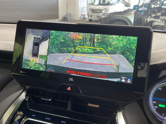 【パノラミックビューモニター】専用のカメラにより、上から見下ろしたような視点で360度クルマの周囲を確認することができます☆死角部分も確認しやすく、狭い場所での切り返しや駐車もスムーズに行えます。