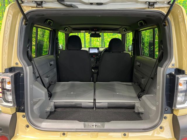 普段のお買い物や通勤、送迎等に十分な荷室スペースを確保しております。セカンドシートを倒すと、大きな荷物の積載も可能です♪