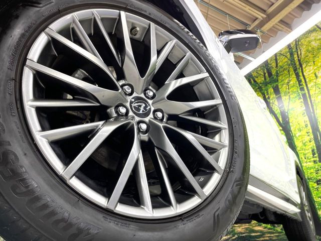 �y����20�C���`�A���~�z�C�[���z�O�ςɃ}�b�`���������A���~�z�C�[���𑕒����Ă���܂��B�e��ЊO�A���~�z�C�[����A�X�^�b�h���X�^�C�����戵�����Ă���܂��B���񂲑��k����������