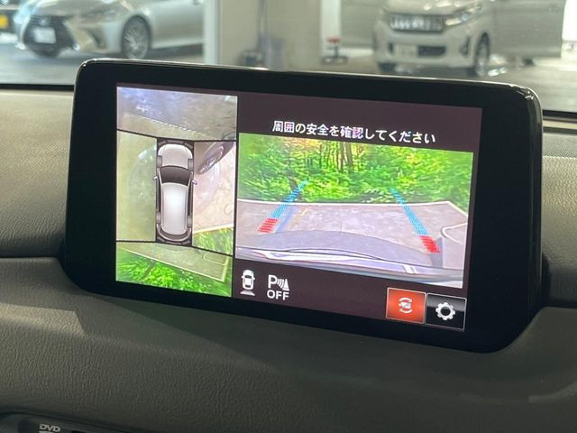 【360&deg;ビューモニター】専用のカメラにより、上から見下ろしたような視点で360度クルマの周囲を確認することができます☆死角部分も確認しやすく、狭い場所での切り返しや駐車もスムーズに行えます。