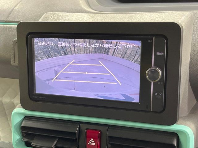 【バックカメラ】駐車時に後方がリアルタイム映像で確認できます。大型商業施設や立体駐車場での駐車時や、夜間のバック時に大活躍!運転スキルに関わらず、今や必須となった装備のひとつです!