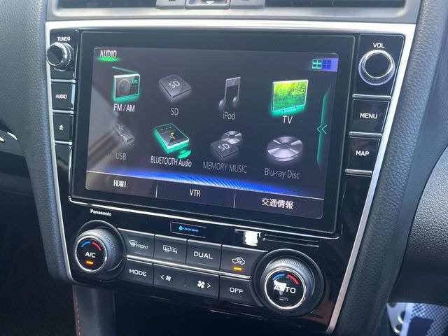 【純正ナビ】人気の純正ナビを装備。オーディオ機能も充実しており、Bluetooth接続すればお持ちのスマホやMP3プレイヤーの音楽を再生可能!毎日の運転がさらに楽しくなります!!