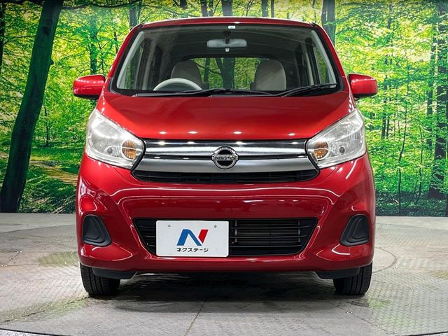 弊社では、全車『修復歴なし』のお車のみ取り扱っております。専任バイヤーによる厳選した仕入れの後、入庫後の車両チェックを行い、ネクステージが認定した高品質な中古車をご提供しております。