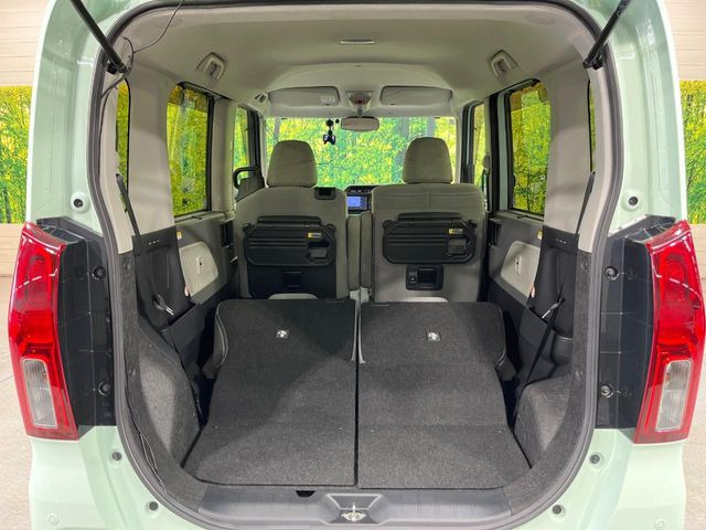 普段のお買い物や通勤、送迎等に十分な荷室スペースを確保しております。セカンドシートを倒すと、大きな荷物の積載も可能です♪