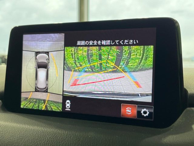 【360&deg;ビューモニター】専用のカメラにより、上から見下ろしたような視点で360度クルマの周囲を確認することができます☆死角部分も確認しやすく、狭い場所での切り返しや駐車もスムーズに行えます。