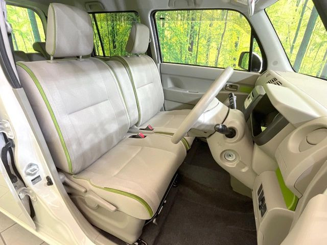運転席シート廻りは使用感も少なく、良好な状態となっています。丁寧に使われていたことがよくわかりますね。