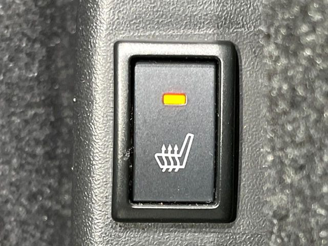 【シートヒーター】寒い日に重宝するシートヒーター!エアコンより早く温まってくれるので寒がりの人も安心ですね♪エアコンの温風は乾燥するから苦手、という方にもをおすすめです。
