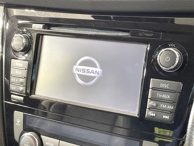 【純正ナビ】人気の純正ナビを装備。オーディオ機能も充実しており、Bluetooth接続すればお持ちのスマホやMP3プレイヤーの音楽を再生可能!毎日の運転がさらに楽しくなります!!