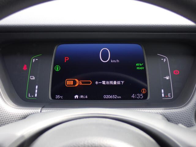 メーターパネルも知りたい情報が一目瞭然ですね。