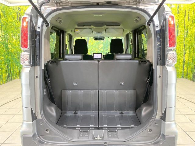 普段のお買い物や通勤、送迎等に十分な荷室スペースを確保しております。セカンドシートを倒すと、大きな荷物の積載も可能です♪