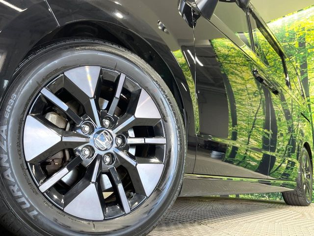 �y����16�C���`�A���~�z�C�[���z�O�ςɃ}�b�`���������A���~�z�C�[���𑕒����Ă���܂��B�e��ЊO�A���~�z�C�[����A�X�^�b�h���X�^�C�����戵�����Ă���܂��B���񂲑��k����������