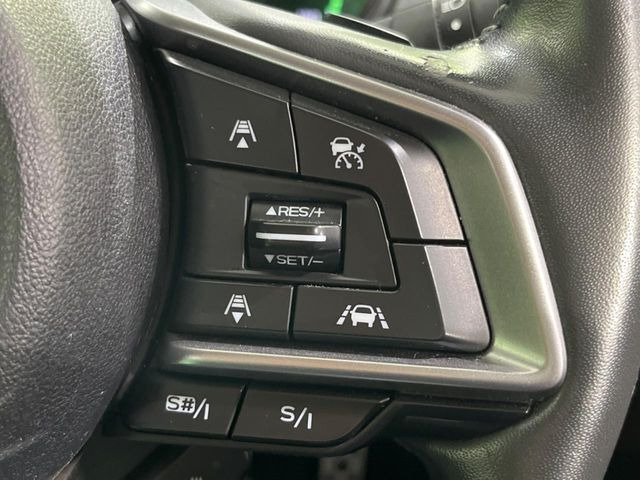 【全車速追従機能付クルーズコントロール】高速道路での長距離走行が楽に!!自動で速度を保つクルーズコントロールが、衝突軽減システムと連携し、前方の車両を感知して車間を保つように速度調節してくれます!!