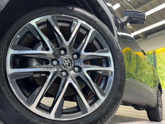 �y����18�C���`�A���~�z�C�[���z�O�ςɃ}�b�`���������A���~�z�C�[���𑕒����Ă���܂��B�e��ЊO�A���~�z�C�[����A�X�^�b�h���X�^�C�����戵�����Ă���܂��B���񂲑��k����������