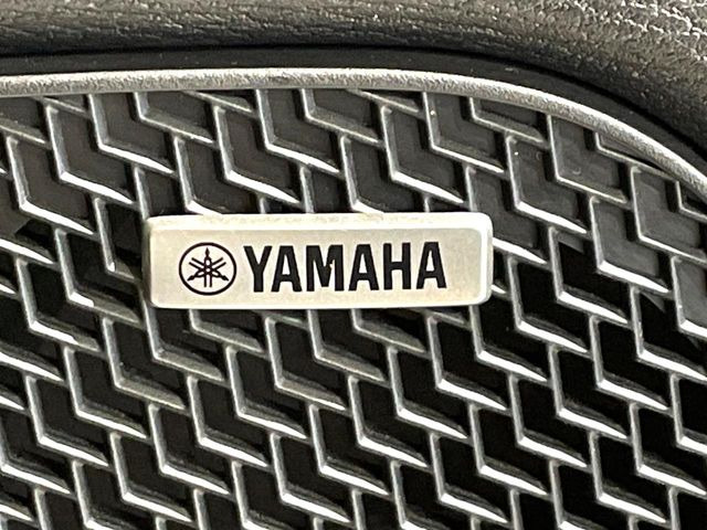 �y�_�C�~�i�~�b�N�T�E���hYAMAHA�v���~�A���z���i�ʃT�E���h�V�X�e���𓋍ځB��p�̃`���[�j���O���{���ꂽ�召�l�X�ȃX�s�[�J�[����ǎ��ȃT�E���h���t�ł��A�Տꊴ���ӂ�鉹����Ԃ����o�B