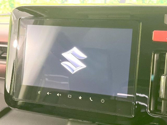 【純正ナビ】人気の純正ナビを装備しております。ナビの使いやすさはもちろん、オーディオ機能も充実!キャンプや旅行はもちろん、通勤や買い物など普段のドライブも楽しくなるはず♪